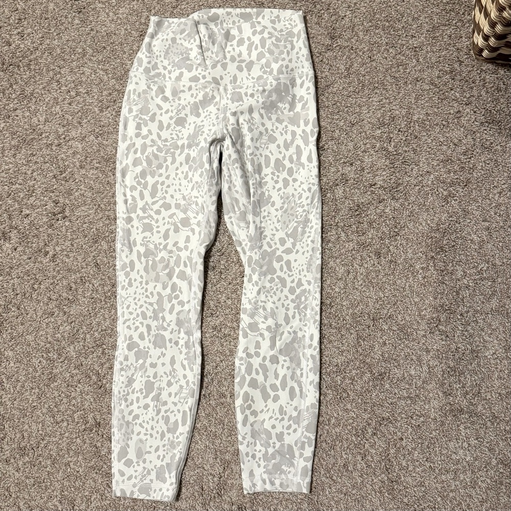 Lululemon Align High-Rise Pant 25” - Cheetah Camo Antique White Multi